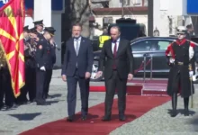 Photo of Со свечена церемонија пред Собранието Гаши го пречека претседателот на хрватскиот Сабор Јандроковиќ