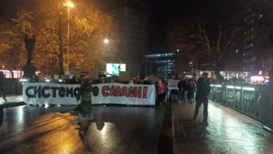 Photo of „Вие сте херои“ и аплауз за медицинските работници од учесниците на протестот