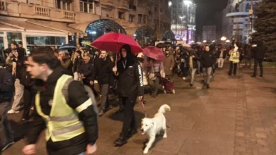 Photo of Во живо: Убијци убијци нема да ви помине, скандираа пред парламентот учесниците не вечерашните  протести