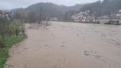 Photo of Драматичнo во БиХ поради обилните дождови: Реките почнаа да се излеваат (ФОТО)