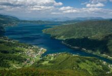 Photo of Во тек е спасувачка акција во Мавровско Езеро – две лица се превртиле со чамец