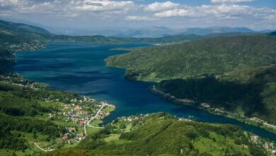 Photo of Во тек е спасувачка акција во Мавровско Езеро – две лица се превртиле со чамец