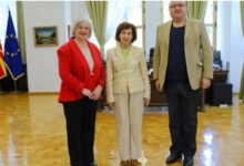 Photo of Претставници од Државен Архив на средба со Сиљановска: Се жалат за протекување на кровот, но и локацијата!