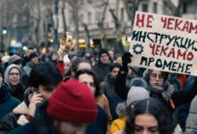 Photo of Инцидент го прекина 15 минутниот молк на протестот во Белград