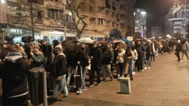 Photo of Видео: Свирежи до Владата и Собранието, 16-минутен молк за жртвите од трагедијата во Кочани