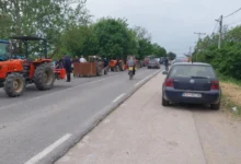 Photo of Оризопроизводителите го блокираа магистралниот пат во селото Облешево, незадоволни се од состојбата пред