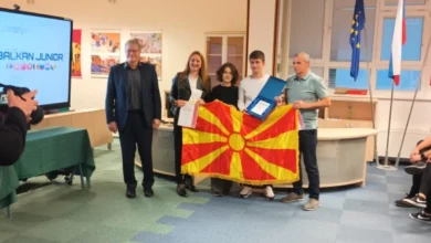 Photo of Охридските средношколци Андреа Савиќ и Славчо Мургоски златни на Балканијадата по механотроника, инженерство и електротехника