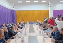 Photo of Алијансата за Албанците (AA) на Таравари одлучува дали ќе остане во Владата