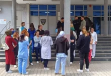 Photo of Протест на медицински персонал од Клиничка болница Тетово