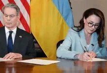 Photo of САД и Украина го потпишаа „историскиот“ договор за ресурси