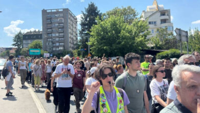 Photo of Илјадници на протест за жртвите на несреќата кај железничката станица во Нови Сад