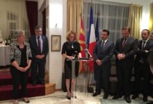 Photo of Радмила Шекеринска го доби орденот- Командант на Националниот ред за заслуги на Франција