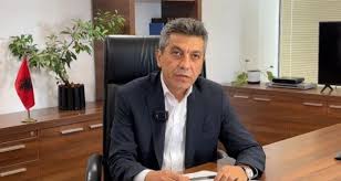 Photo of Меџити без конкретен одговор за дивоградбите во Чаир ја праќа Арсовска да видела во Сарај