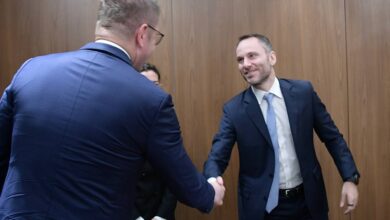 Photo of Крис Павловски му донел на Мицковски милијардер од Италија -трговец со крипто валути. се пофали премиерот