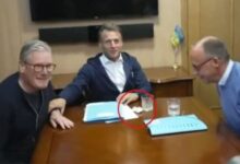 Photo of (ВИДЕО) Захарова го обвини Макрон дека криел кокаин во возот за Киев! Париз: На видеото има марамче за дување нос, Москва шири лажни вести
