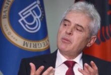 Photo of Владата до Ахмети: Помина времето на политичка шизофренија