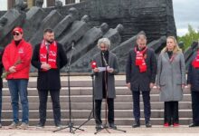 Photo of Апасиев одржа говор во Паркот на победата во Москва: Бевмр обединети во борбата против фашизмот и таа солидарност е основа на нашата историска поврзаност