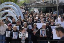 Photo of Мајка на починато дете од Кочани за тајните средби со Мицкоски: Некрофилски ни забивте нож во грб и глодарски ни ги распарчувате скршените души