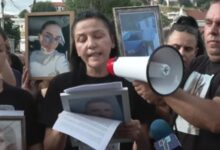 Photo of (ВИДЕО) Родителите на загинатите со порака до полицијата: ” Бараме правда за секое дете што загина, тоа беше масовно убиство, не ги штитете убијците!