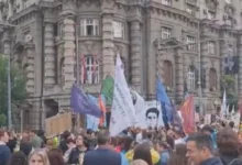 Photo of Протест пред Владата на Србија: Професорите поднесоа барање за распишување избори