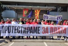 Photo of „500 евра плата за нас ви се многу а 5 илјади евра за викенд во Грција ви се малку“, рекоа работниците на синдикалниот протест
