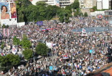 Photo of ГАЛЕРИЈА + ВИДЕО: Улиците на Белград се полнат – започнува масовниот протест