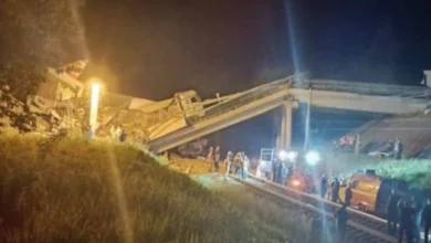 Photo of Седум загинати и 30 повредени во железничка несреќа во Русија поради уривање на мост