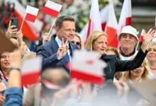 Photo of Полјаците гласаат на неизвесни претседателски избори