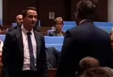 Photo of Тепачка меѓу пратеници во бугарскиот Парламент по одлуката за преминување на евро