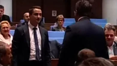 Photo of Тепачка меѓу пратеници во бугарскиот Парламент по одлуката за преминување на евро