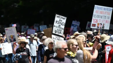 Photo of Над пет милиони Американци на протести против Трамп за време на одржувањето на воената парада во главниот град