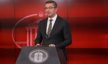 Photo of Мицкоски за извештајот: Добро е што ја поминавме првата фаза, видовме дека не се стотина Бугари во Устав, туку дека е подлабока болката