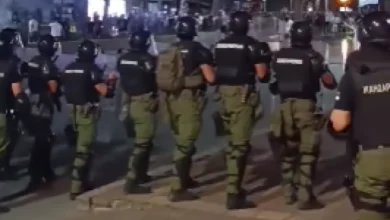 Photo of Тензично во центарот на Белград – полицијата одговори на провокации и напади од дел од демонстрантите