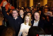 Photo of Арсовска до Мицковски-Дозволи Ганиу да те седне во скут место да го апсиш.Јас не ви се повлекувам.
