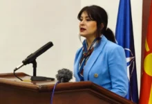 Photo of Мојсоска: Додека болницата во Кочани е оставена само со една докторка, владата денес сама си организира трибина “Кочани е наш приоритет?!