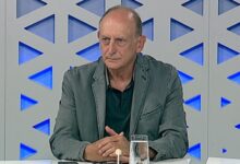 Photo of Новинарот Љубиша Николовски вечерва во гостување на телевизијата „24“ рече дека и британскиот и унгарскиот кредит се заеми кои ќе треба да ги враќа секој човек подеднакво.