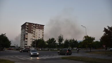 Photo of Секоја вечер Ново Лисиче смрди на горена гума – надлежните спијат