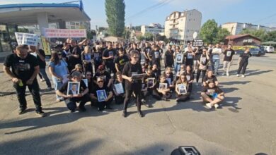 Photo of (Видео) „Ни ја убивте последната надеж, кој ја внесе пиротехниката? “ – мајка на жртва во „Пулс“ со прашања до истражните институции