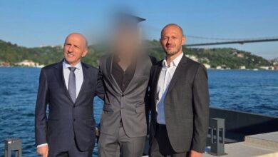 Photo of До пред месец во притвор, сега на Босфор: Јахоски добил времен пасош од судот, бил на прослава во Истанбул