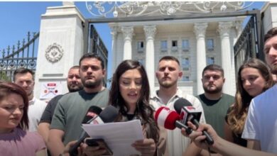 Photo of Алијансата за Албанците: Во тек е процес на деалбанизација на јавната администрација во Македонија