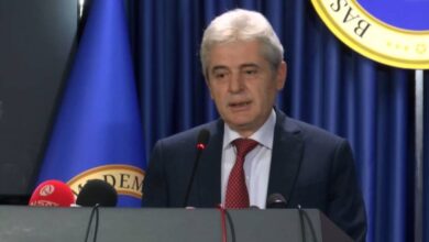Photo of Ахмети: Не се плашете, не сакаме да ја поделиме Македонија