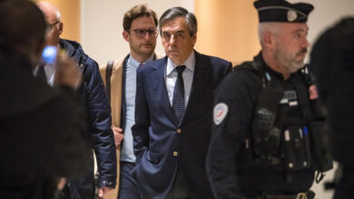 Photo of Поранешниот премиер Франсоа Фијон осуден на 4 години затвор со условна казна