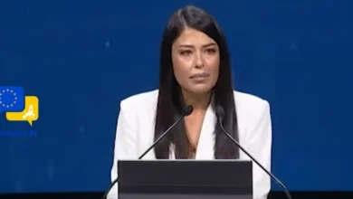 Photo of Јовева во ЕП: “На македонскиот народ не му треба ваша дозвола за да постои!“  Латинопули: „Јас сум вистинска Македонка, а не лажна како тие во Скопје!“