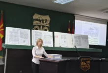 Photo of Арсовска со 3.200 страници докази за дивоградби во Чаир: „Се градат згради без денар платен кон градот“