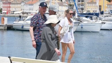 Photo of Неочекуван гостин во Мали Лошињ: Бил Клинтон се прошета по шеталиштето
