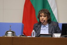 Photo of Претседателката на бугарското Собрание: Ние сме првите што ѝ подаваме рака на Македонија во секој тежок момент