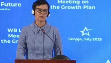 Photo of Кос: Уставните измени се единствен услов за отворање на преговорите, идентитетот на Македонците не може никој да им го одземе