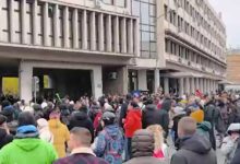 Photo of Десетици повредени, 79 приведени во полициската акција против демонстрантите во Србија