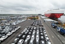 Photo of Во европските пристаништа се трупаат автомобили поради царините на Трамп