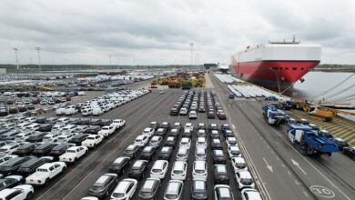 Photo of Во европските пристаништа се трупаат автомобили поради царините на Трамп
